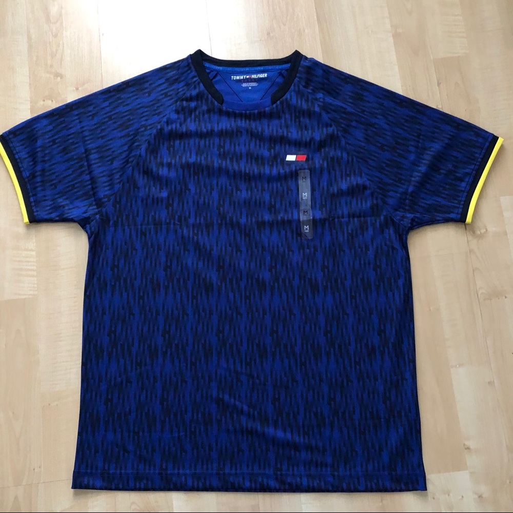 🏡 Moving sale  Price Firm Hilfiger Sport performance t shirt